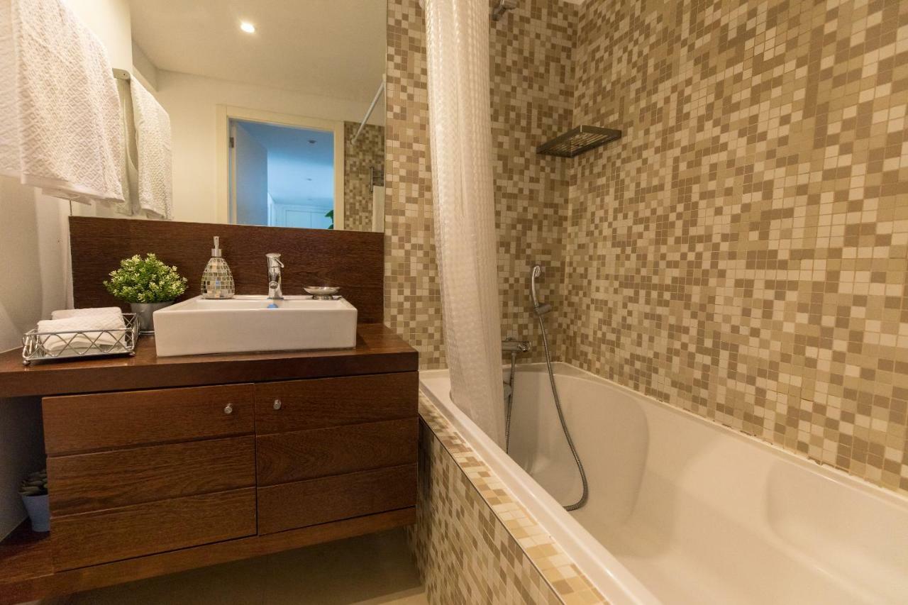 Charming With Balcony & Pool Lejlighed *